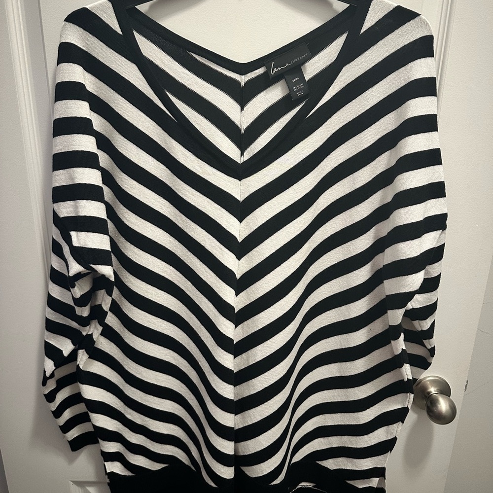 Lane Bryant Black and White Chevron Striped Sweater
